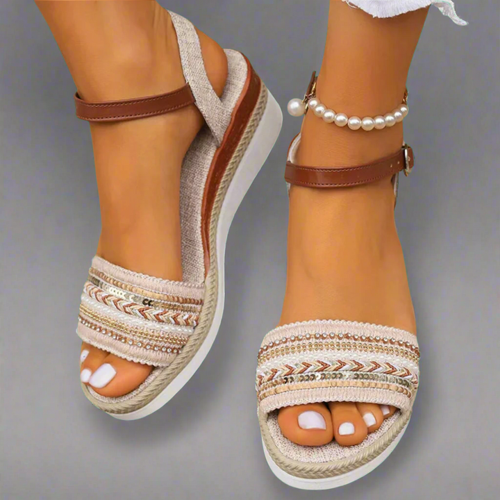 Phoebe – Boho-Keilsandalen