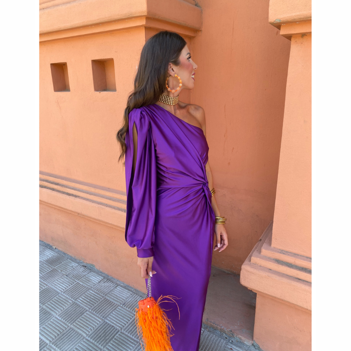 Anika – Verdrehtes Glamour-Kleid