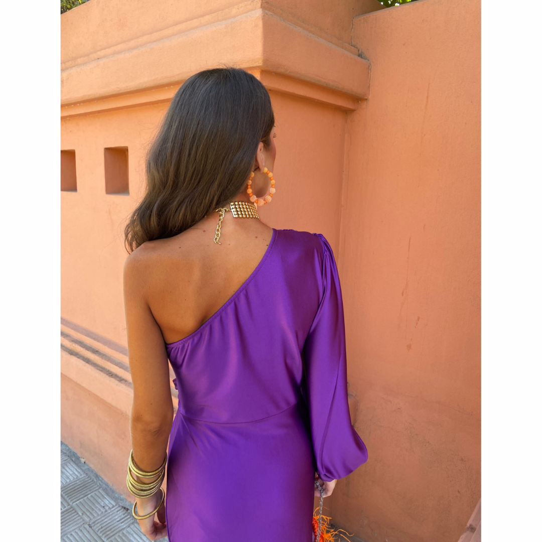 Anika – Verdrehtes Glamour-Kleid