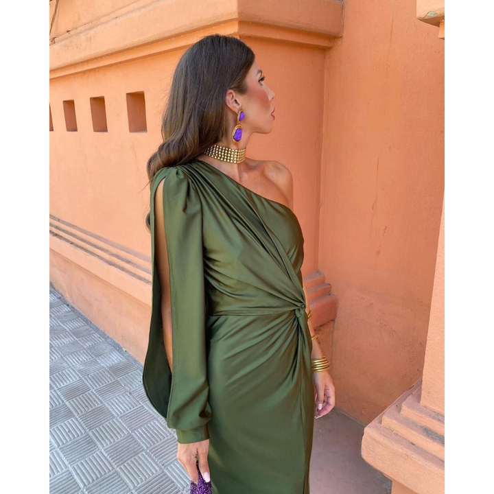 Anika – Verdrehtes Glamour-Kleid