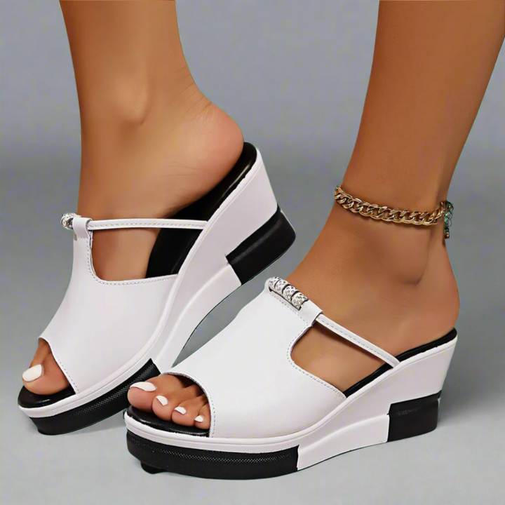 Zelina – Schicke Keilslip-Ons