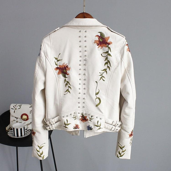 Klara – Elegante Blütenjacke