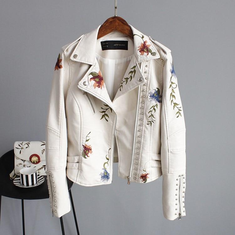 Klara – Elegante Blütenjacke