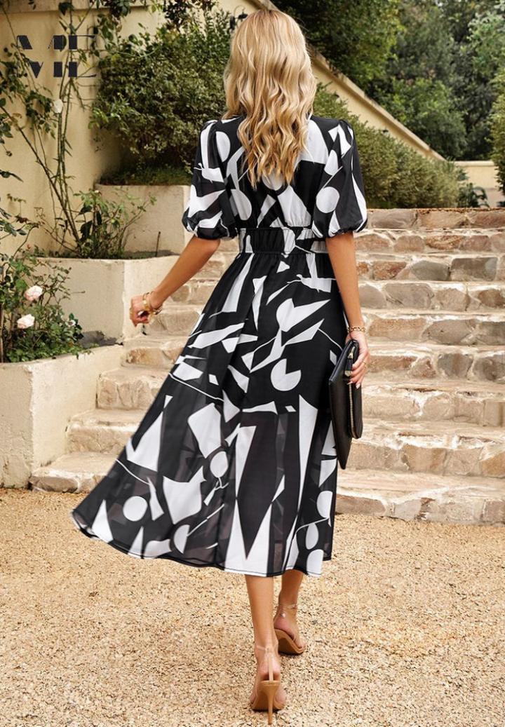 Monica - Elegantes Geblümtes Kleid