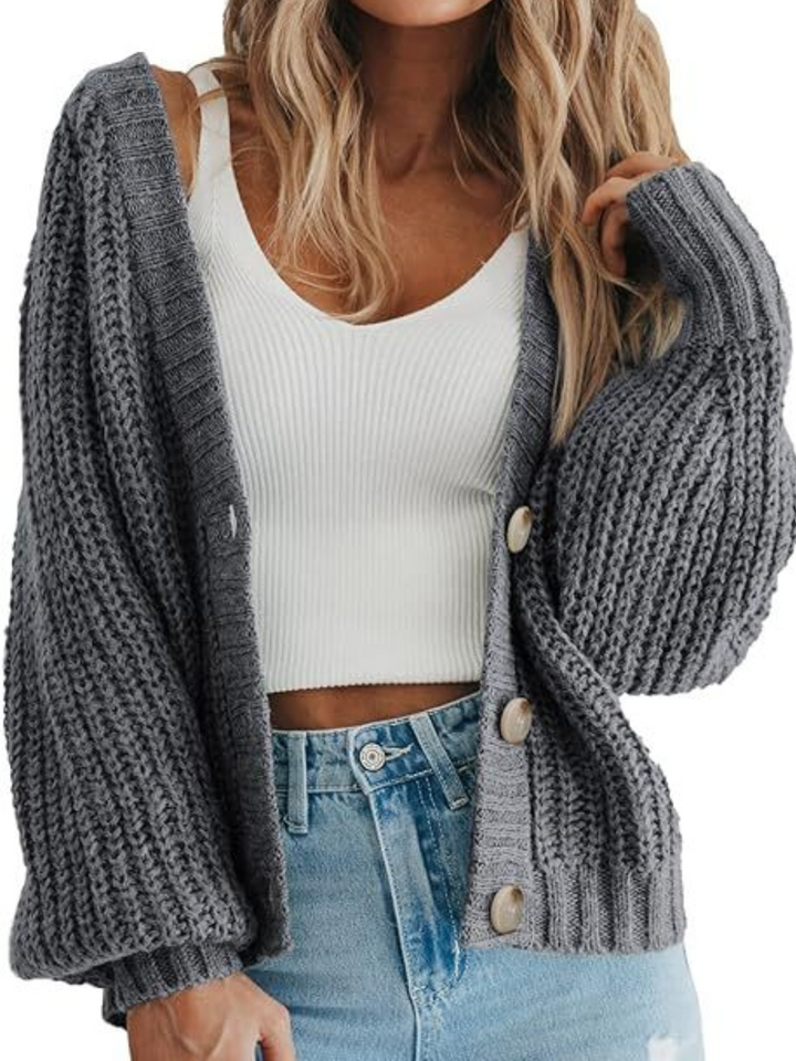 Caren – Klassische Charme Strickjacke