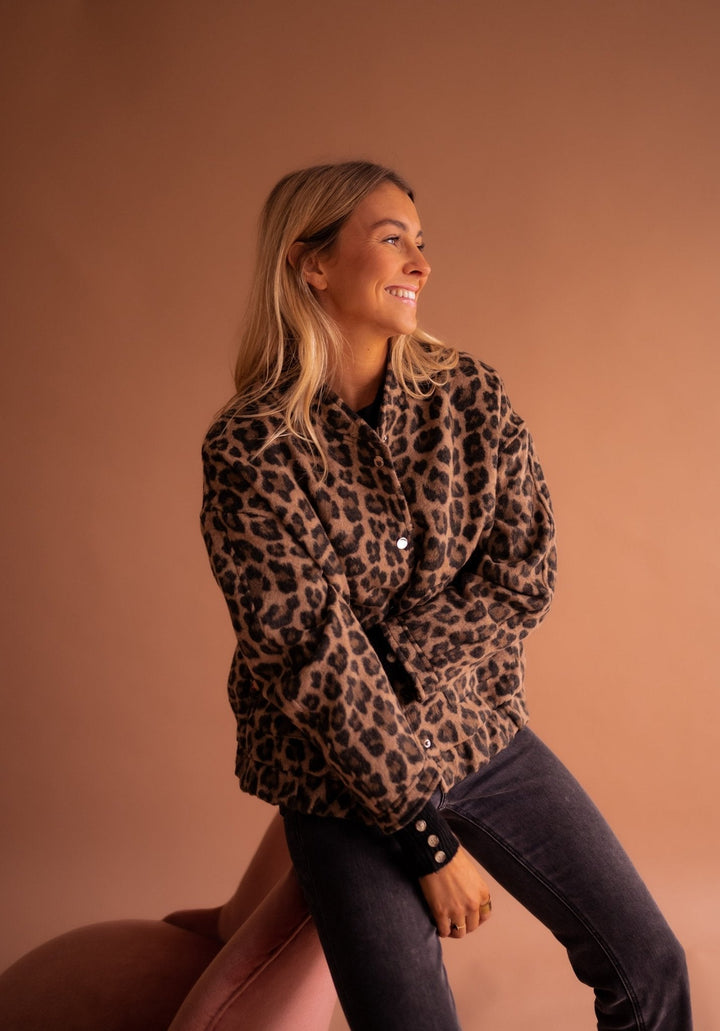 Niah – Elegante Leoparden Jacke